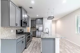 16887 Pink Wintergreen Dr, Conroe, TX 77385 - Photo 11