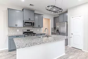 16887 Pink Wintergreen Dr, Conroe, TX 77385 - Photo 9