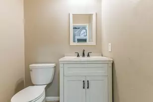 9322 Colt Canyon Ln, Houston, TX 77089 - Photo 7