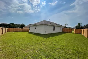 2608 Patriot Run, Bay City, TX 77414 - Photo 7