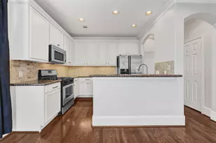 1320 Studer St, Houston, TX 77007 - Photo 9