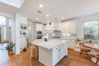 18 Devon Dale Drive, The Woodlands, TX 77375 - Photo 15