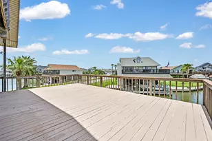 214 Easterly Dr, Tiki Island, TX 77554 - Photo 9