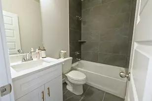 8323 Amber Summit Ln, Angleton, TX 77515 - Photo 11