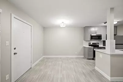 2201 Fountain View Drive #25, Houston, TX 77057 - Photo 3