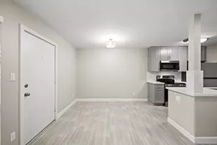 2201 Fountain View Dr, Houston, TX 77057 - Photo 3
