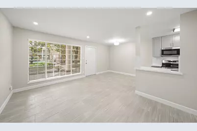 2201 Fountain View Drive #25, Houston, TX 77057 - Photo 5
