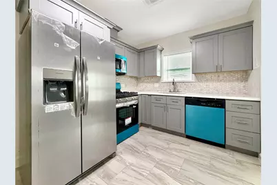 6818 Avenue O, Houston, TX 77011 - Photo 9