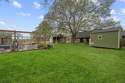 1395 Ford Avenue, Dayton, TX 77535 - Photo 39