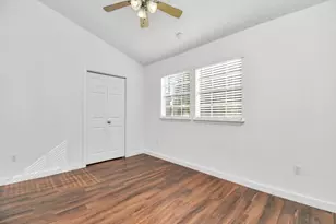 2002 Gentryside Dr, Houston, TX 77077 - Photo 17