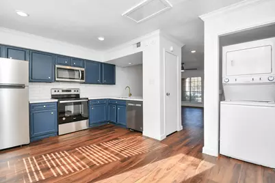 2002 Gentryside Drive #113, Houston, TX 77077 - Photo 5