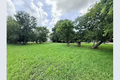 702 E Courthouse Street, Cuero, TX 77954 - Photo 5