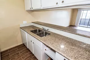3035 Walnut Bend Ln, Houston, TX 77042 - Photo 13
