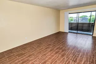 3035 Walnut Bend Ln, Houston, TX 77042 - Photo 7