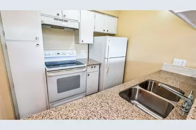 3035 Walnut Bend Lane #35, Houston, TX 77042 - Photo 11