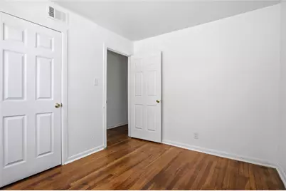 5622 Woodgreen Street, Houston, TX 77033 - Photo 15