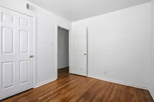 5622 Woodgreen St, Houston, TX 77033 - Photo 15