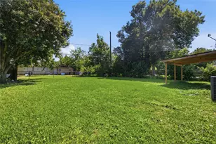 5622 Woodgreen St, Houston, TX 77033 - Photo 23
