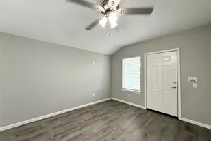 300 Longstreet Rd, Willis, TX 77378 - Photo 11