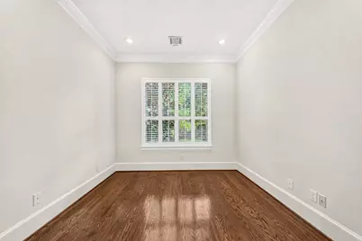 5216 Locust Street, Bellaire, TX 77401 - Photo 17