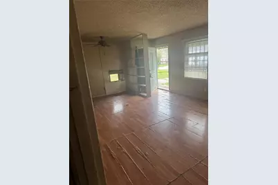 5950 Doolittle Boulevard, Houston, TX 77033 - Photo 5