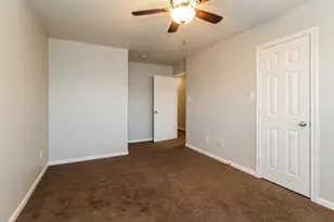 4939 N Cancun Dr, Houston, TX 77045 - Photo 15