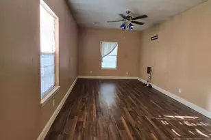8161 Snowden St, Houston, TX 77028 - Photo 5