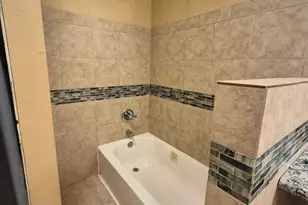 8161 Snowden St, Houston, TX 77028 - Photo 21
