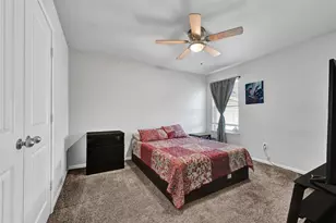 1410 Woods Lake Ct, Houston, TX 77047 - Photo 19