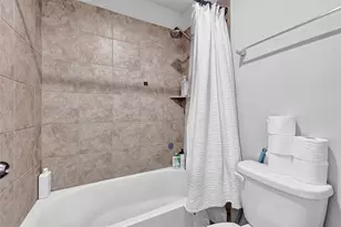 1410 Woods Lake Ct, Houston, TX 77047 - Photo 21