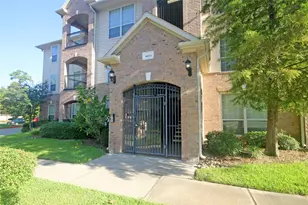 6607 Lake Woodlands Dr, The Woodlands, TX 77382 - Photo 1