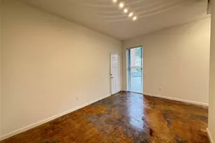 1112 Lawrence St, Houston, TX 77008 - Photo 5