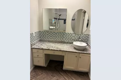 11711 Memorial Drive #673, Houston, TX 77024 - Photo 9