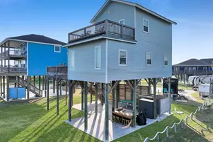 1890 Atlantis Ln, Crystal Beach, TX 77650 - Photo 7