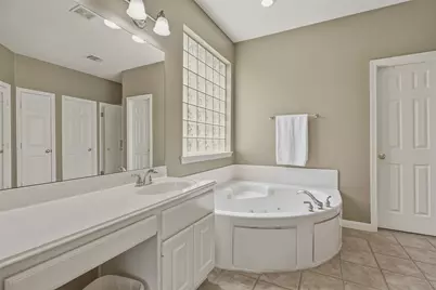 9314 Walnut Brook Ct, Houston, TX 77040 - Photo 25