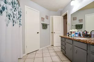 16711 Ribbonridge Dr, Sugar Land, TX 77498 - Photo 15