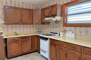 215 12th St, San Leon, TX 77539 - Photo 17