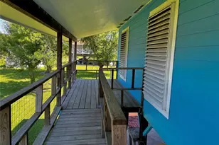 215 12th St, San Leon, TX 77539 - Photo 9