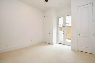 818 Yale St, Houston, TX 77007 - Photo 7