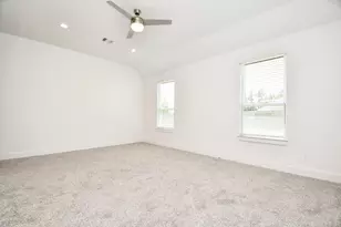 215 Springfield Terrace Ct, Conroe, TX 77304 - Photo 17