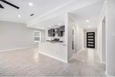 10818 Hillcroft Avenue, Houston, TX 77096 - Photo 9