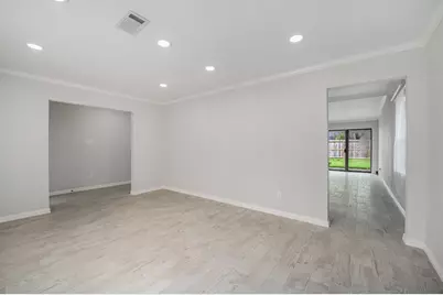 10818 Hillcroft Avenue, Houston, TX 77096 - Photo 23