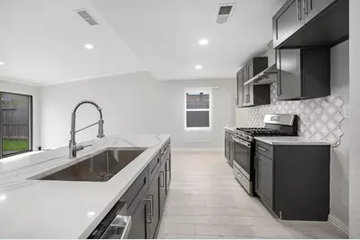 10818 Hillcroft Avenue, Houston, TX 77096 - Photo 13