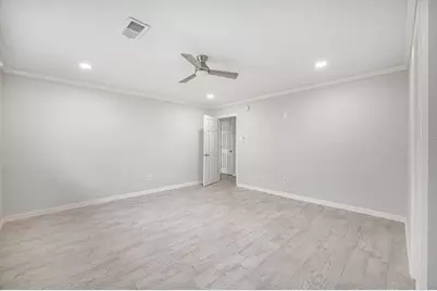 10818 Hillcroft Avenue, Houston, TX 77096 - Photo 17