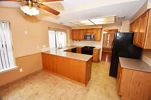 3034 The Highlands Dr, Sugar Land, TX 77478 - Photo 3