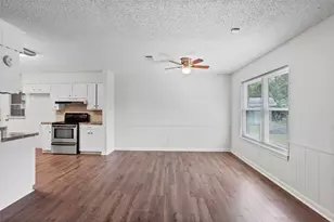 1717 Jones St, Alvin, TX 77511 - Photo 9