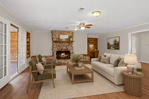 1717 Jones St, Alvin, TX 77511 - Photo 5