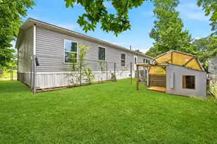 406 Baker Cir, Ames, TX 77575 - Photo 47