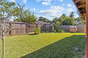 2202 Colonial Ct N, League City, TX 77573 - Photo 15