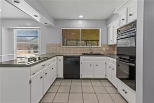 2202 Colonial Ct N, League City, TX 77573 - Photo 7